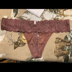 VS/ pink Lace thong